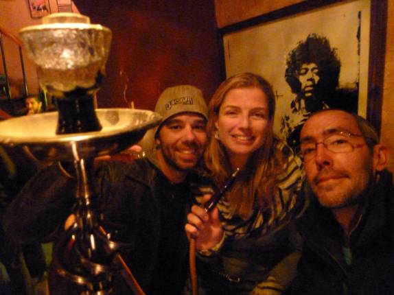 Junto com o Jimmy Hendrix, na despedida do Gustavo em um delicioso bar no bairro de San Blas, em Cusco, no Peru